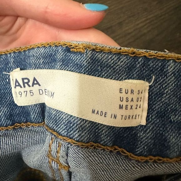 Zara Jeans with Red and White Striped Ribbon - Picture 3 of 3